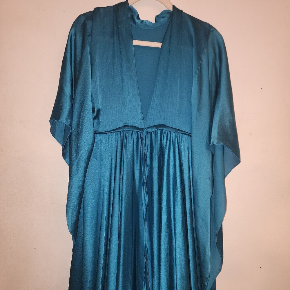 BLUZAT Floor Length Evening Gown